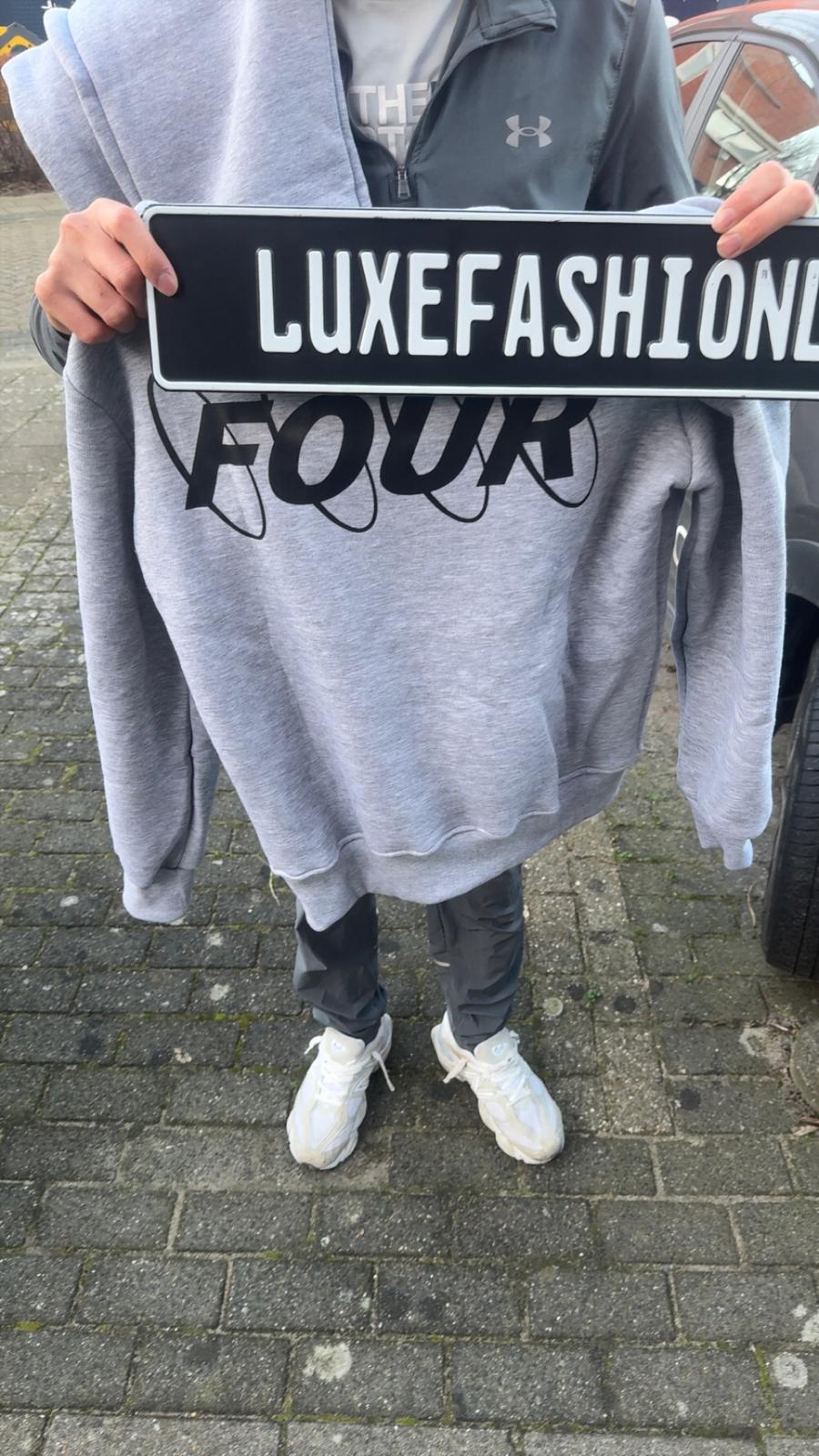 LuxeFashionNL klant — Sem V.