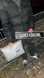 LuxeFashion (van staging)